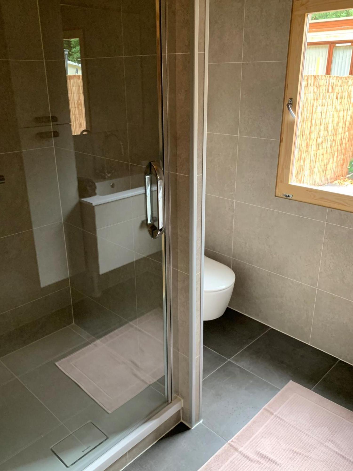 Cosy Tiny Lodges - Vakantiepark Kempenbos Diessen Номер фото